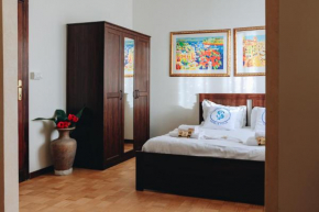 SG Family - LakeSide Apartment